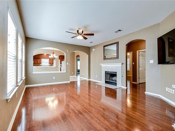 5th image of 182 Dark Horse Ln