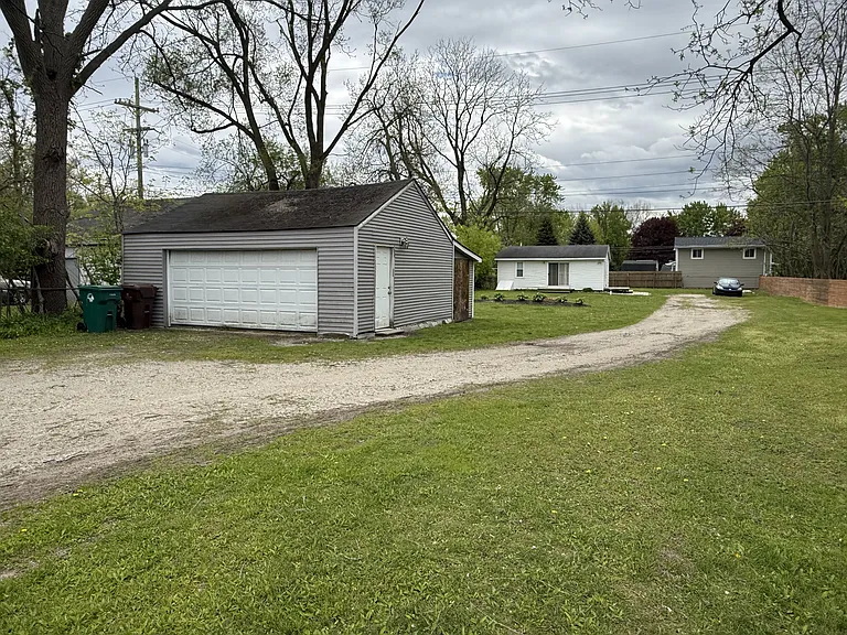 617 W Commerce Rd #BUNGALOW — Photo 2