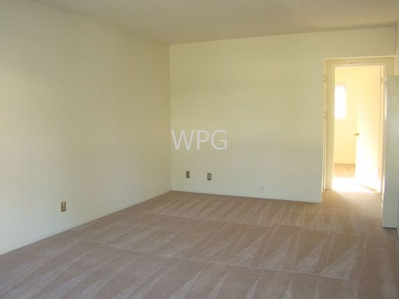 2nd image of 557 Troy Dr APT 4