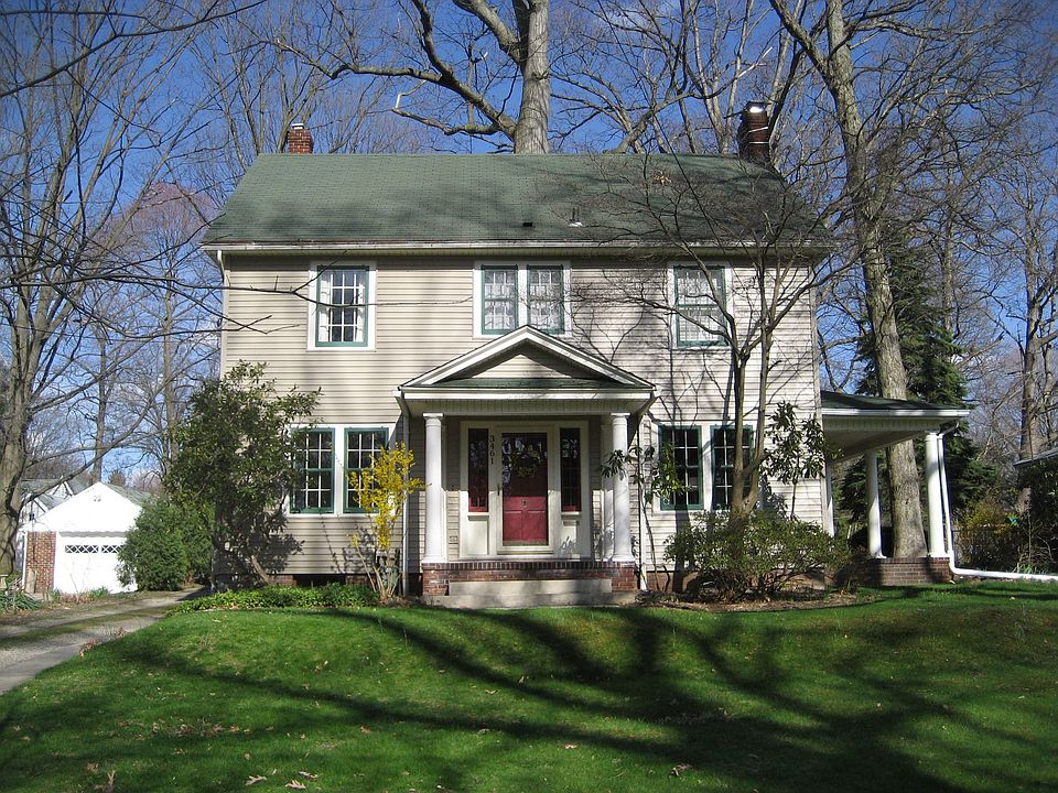 Welcome Home !  3461 Oak Rd 