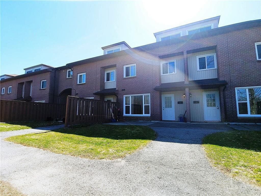 4 Pearl St M, Smiths Falls, ON K7A 5B5 Zillow
