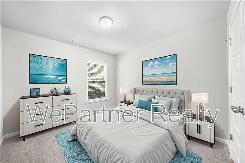 4 bed, 2.5 bath, 1756 sqft, $1,900 — Photo 2