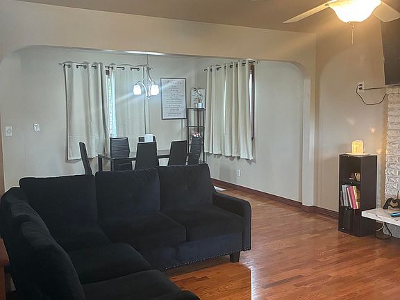 2nd image of 303 Avenue G