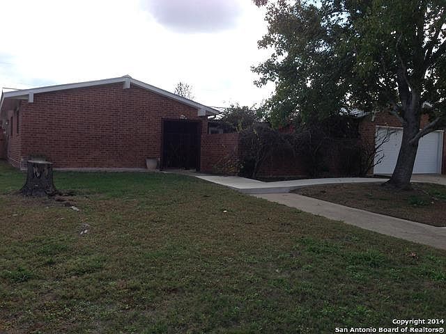 1st image of 327 Edgehill Dr