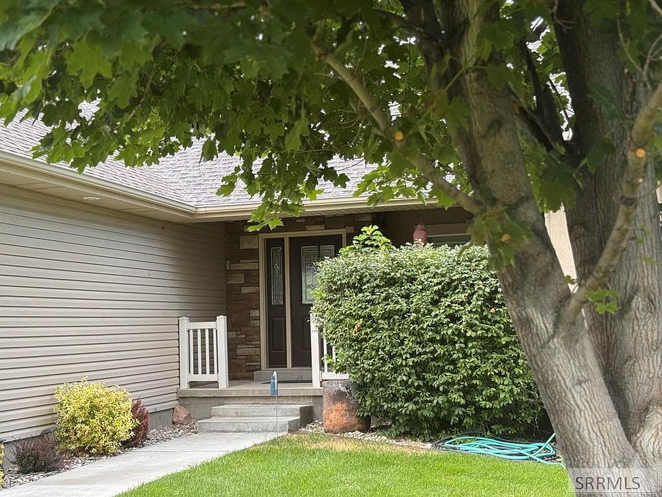 1st image of 3921 E 154 N