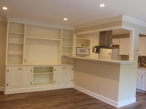 1133 N Randolph St APT 303, Arlington, VA 22201