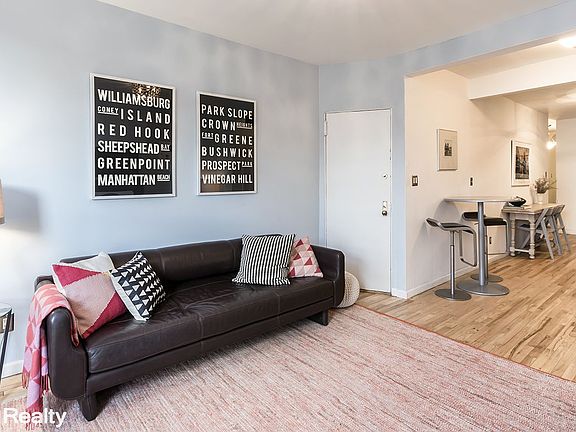 4th image of 1209 8th Ave APT 2R