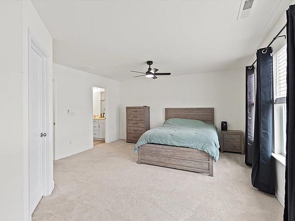 3rd image of 702 Ridge Cliff Ln