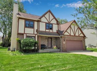 25 5th Ave, Williamsville, NY 14221