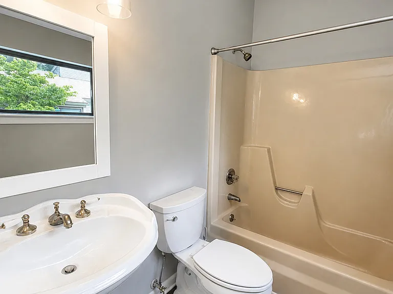 12 Greenbriar Dr #A — Photo 19