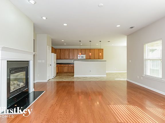 3rd image of 10408 Glenburn Ln