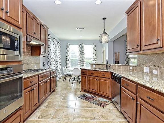 3rd image of 125 Florenz Ln