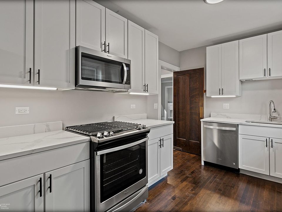 1st image of 4235 N Leavitt St APT 2F
