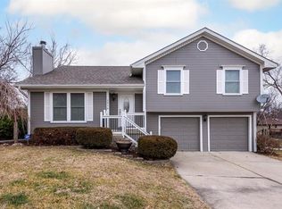 1316 NE 69th St, Gladstone, MO 64118