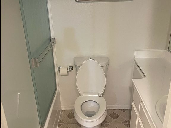5th image of 521 N Louise St APT 201
