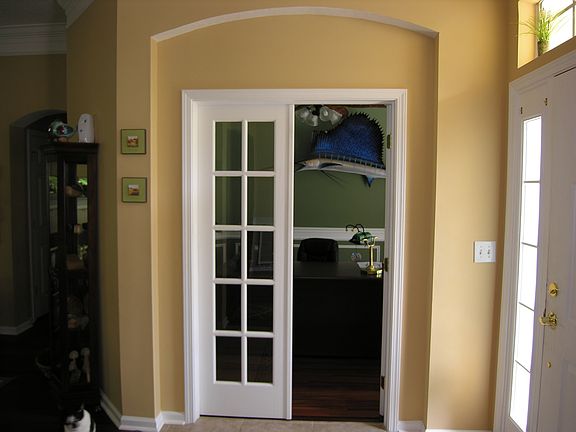 3rd image of 904 W Tennessee Trce