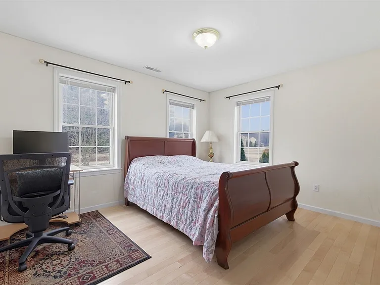 16 Windsor Rd — Photo 14
