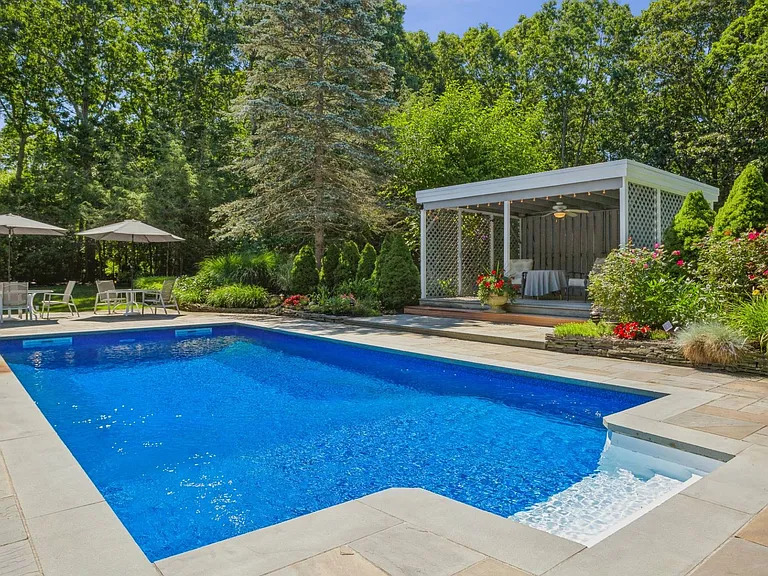 Peconic Hills Dr — Photo 15