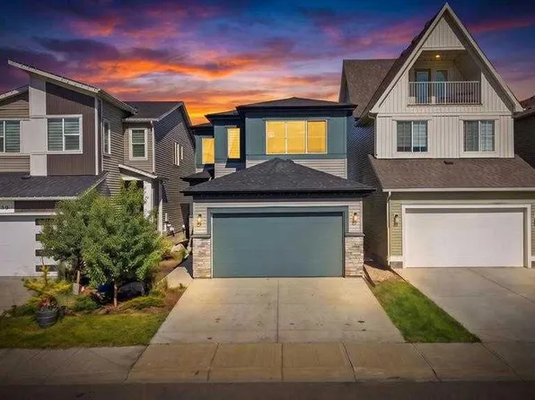 82 W Belvedere Grn SE, Calgary, AB T2A 7G2