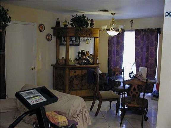 3rd image of 308 Erie Pl