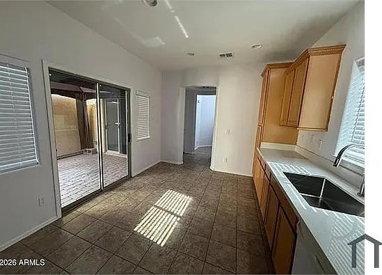 4752 E Laurel Ave — Photo 3