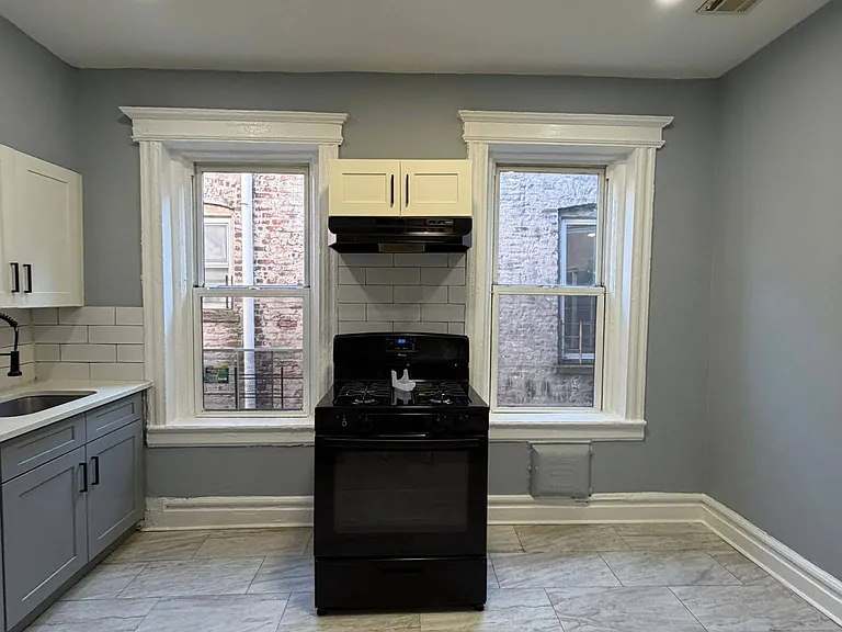 141 Park Ave #12 — Photo 3