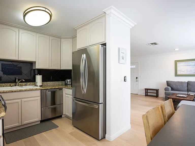 1052 Isabella Ave #C — Photo 5