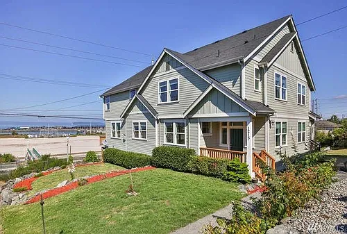 1215 24th St Photo 1