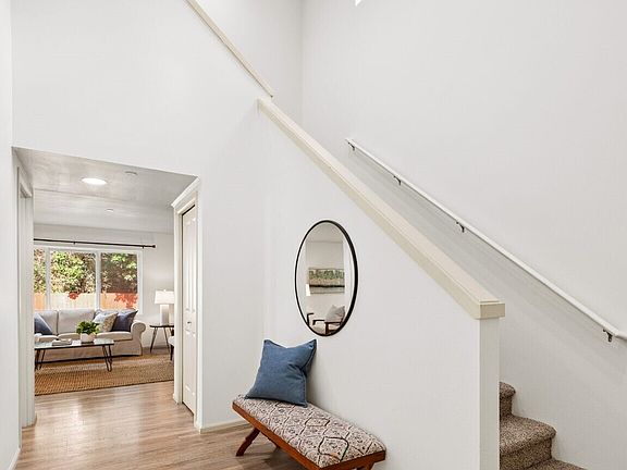 5th image of 7712 Brianna Court SE