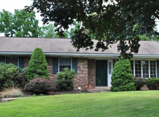 130 Persimmon Ln, Elizabethtown, PA 17022