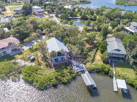 2nd image of 569 N Lake Cir