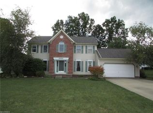 2986 Peterboro Dr, Stow, OH 44224