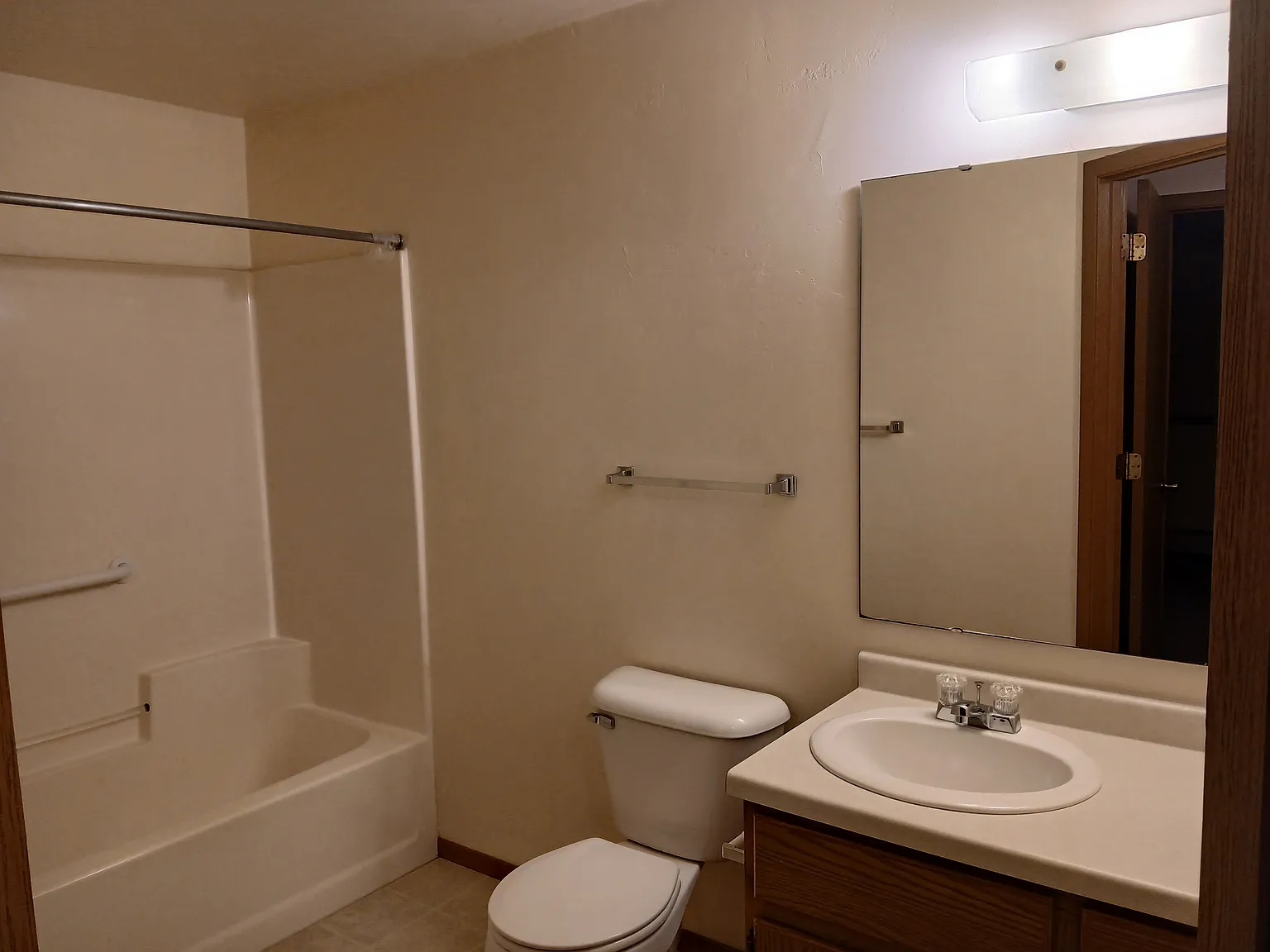 Oconto Park Apartments — Photo 2