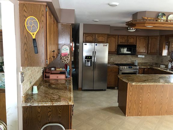 5th image of 1940 Fairway Dr