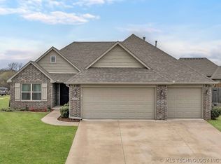 6106 S 13th Pl, Broken Arrow, OK 74011
