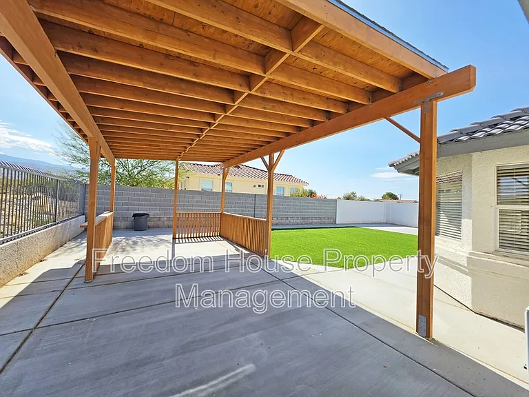 3630 E Vineyard Dr N — Photo 57