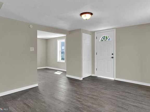 3rd image of 403 W Queen St