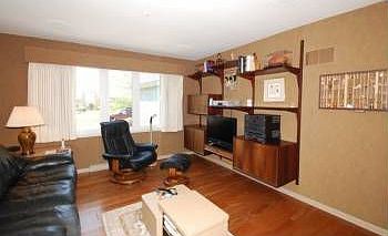 3rd image of 2334 W Cumberland Ct