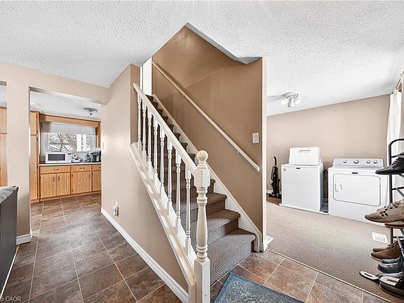 3rd image of 25 Briarlea Rd