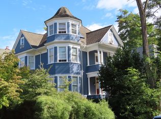 932 16th Ave APT 2, Seattle, WA 98122