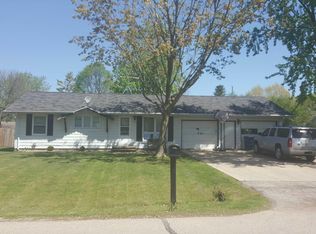 1396 Glenview Dr, Neenah, WI 54956