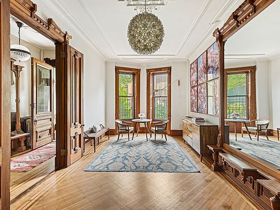 2nd image of 153 Hancock St