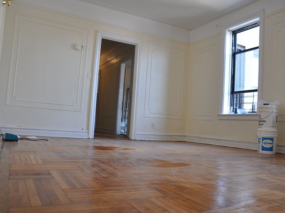2nd image of 130 Lenox Rd APT B2