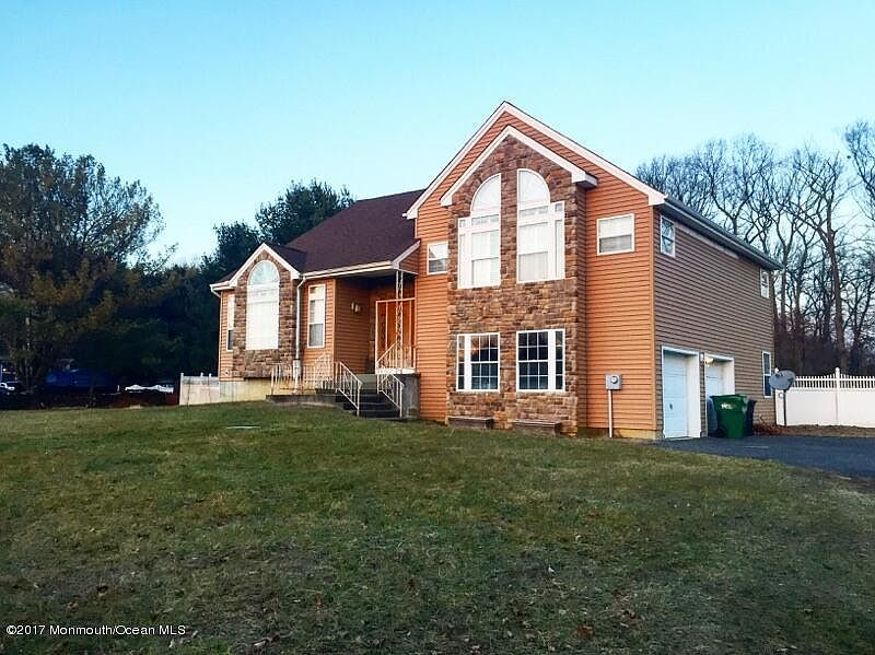 1st image of 26 Hampshire Ct