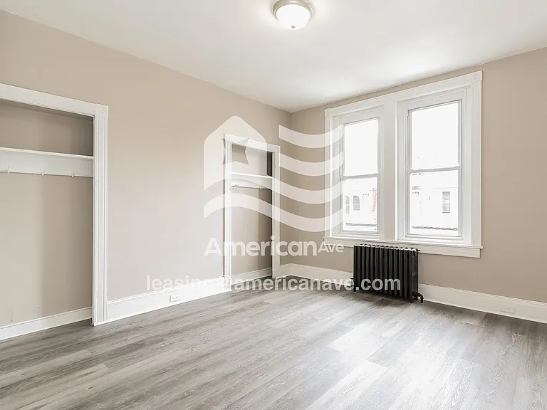 1299137_009_main_bedroom_8.jpg