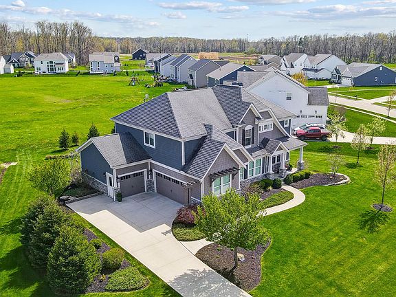 3rd image of 1695 Wrenbury Dr