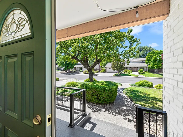 316 Wimbledon Rd — Photo 3