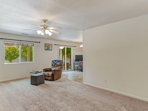 3rd image of 3708 Vinewood Dr
