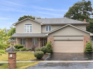 1064 Greenbriar Dr, Glendale Heights, IL 60139