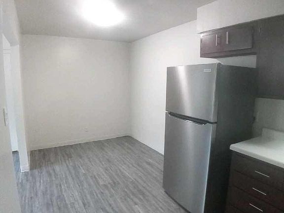 3rd image of 1120 E 9th St APT 43